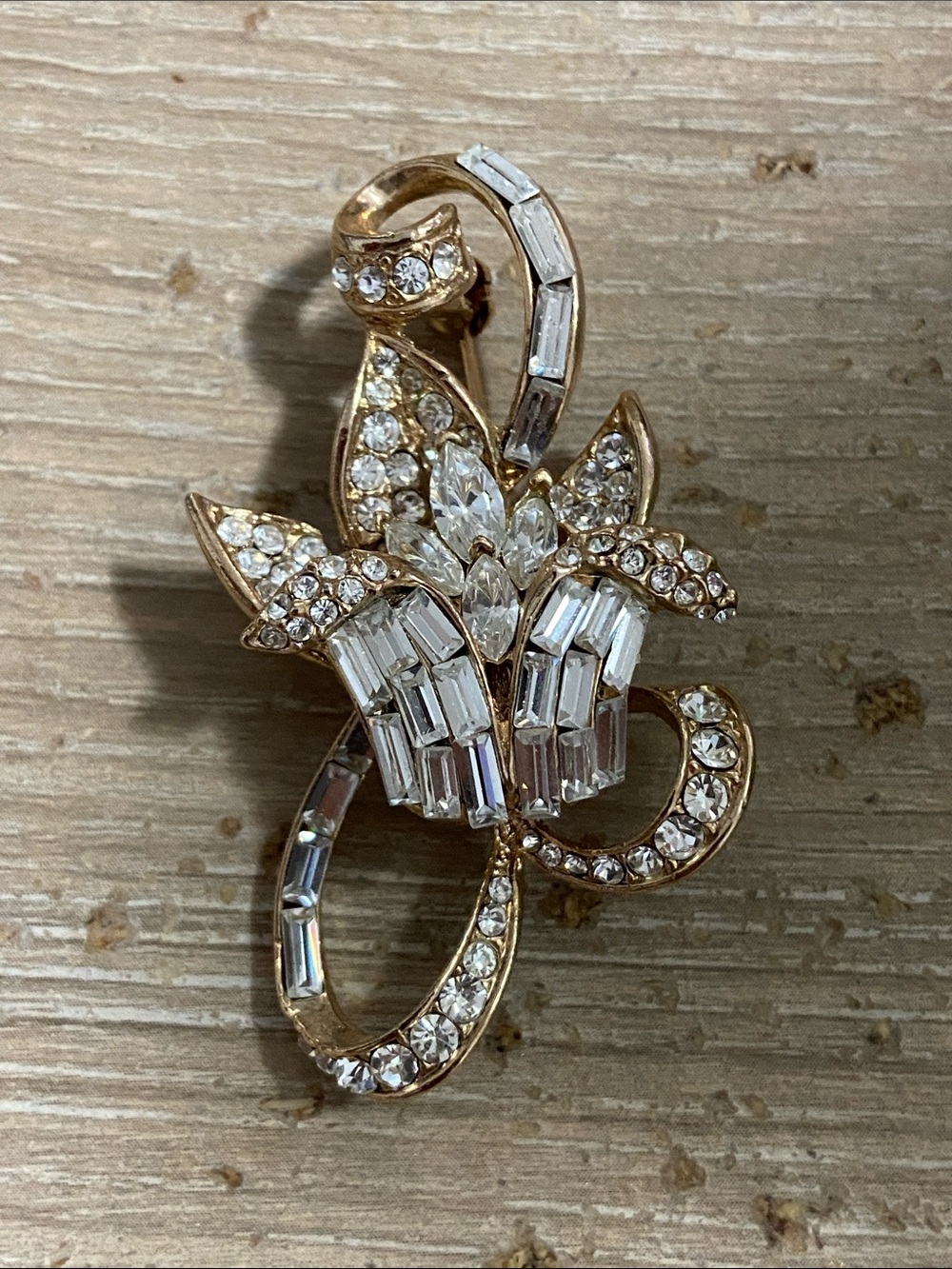 Vintage Gold Crystal Floral Brooch - Sparkling Gold Tone